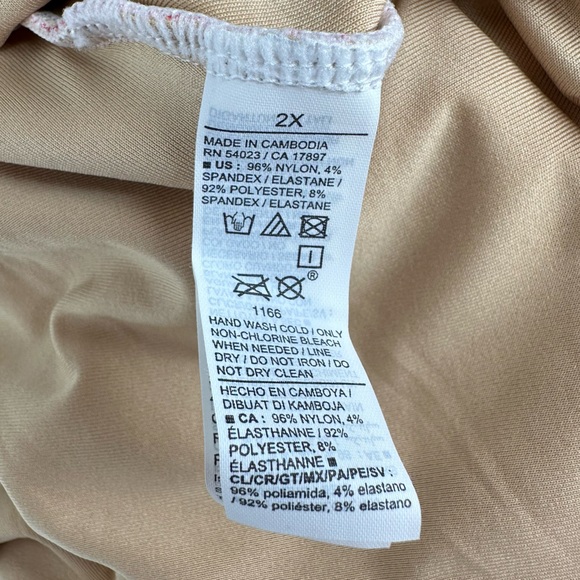 Old Navy Red Gingham One Piece Swimsuit V Neck size 2X NWT - Picture 10 of 12